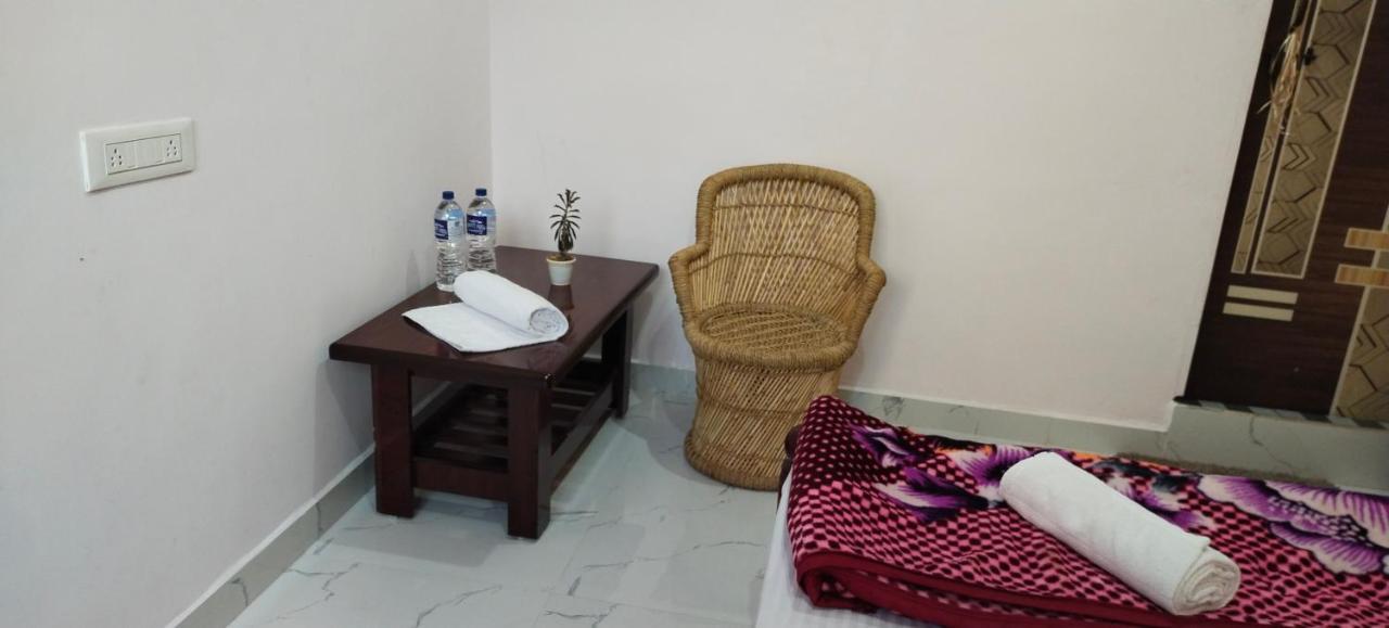 Veeru Homestay 호스펫 외부 사진