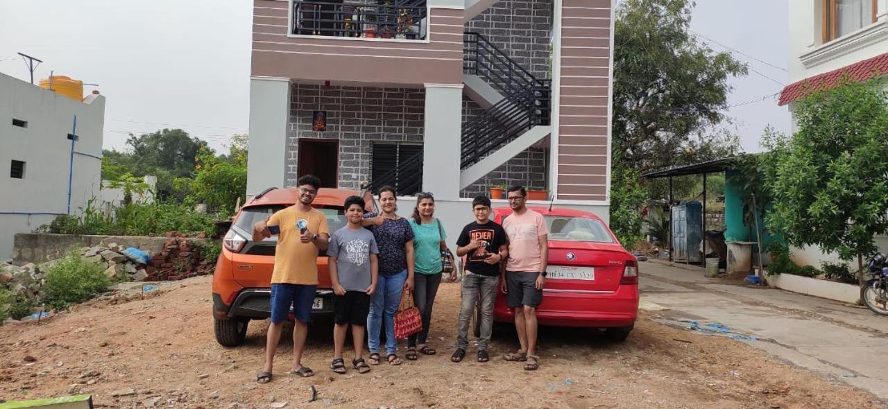Veeru Homestay 호스펫 외부 사진