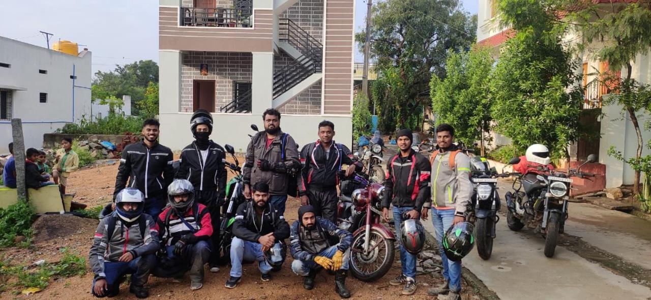 Veeru Homestay 호스펫 외부 사진