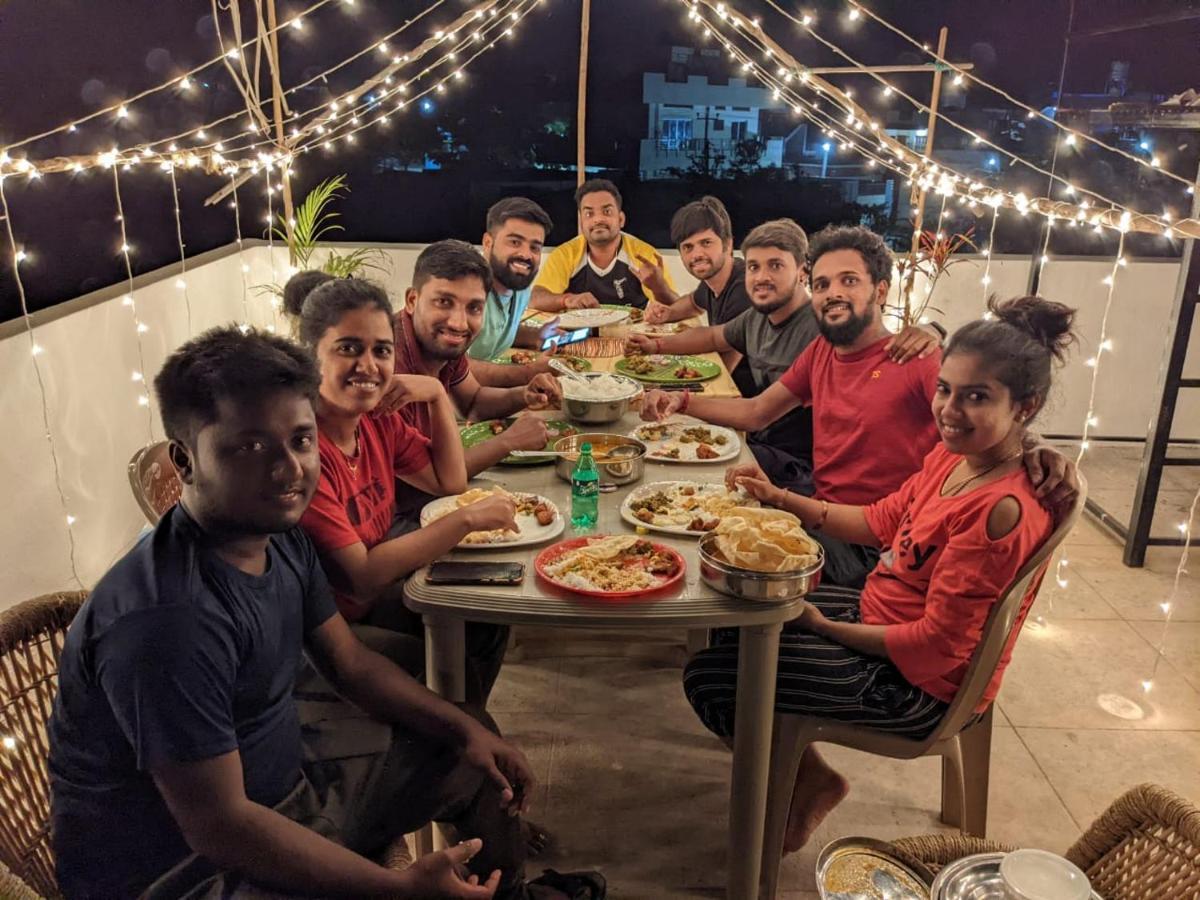 Veeru Homestay 호스펫 외부 사진