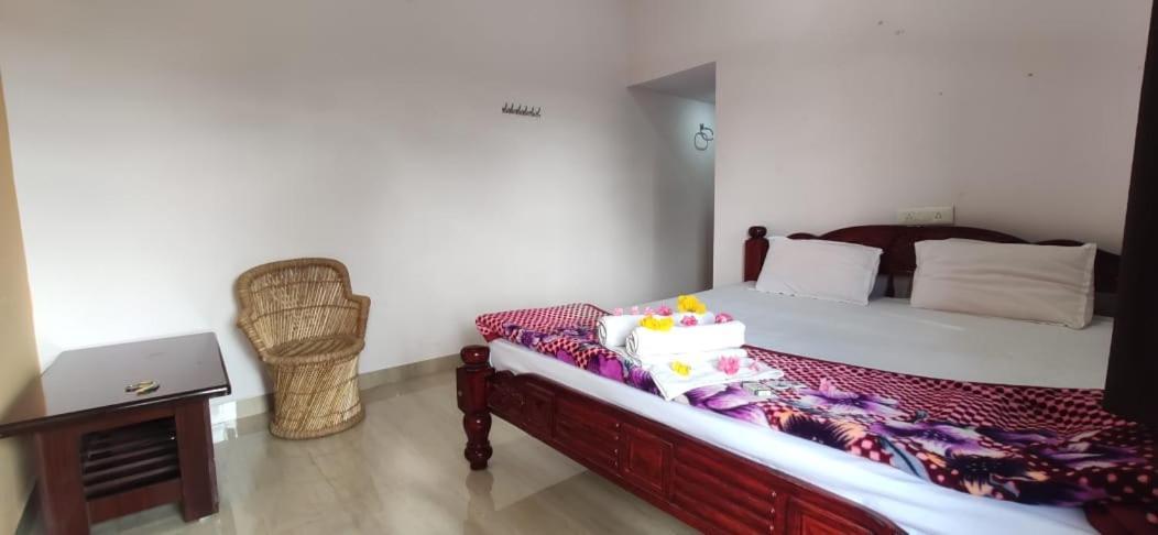 Veeru Homestay 호스펫 외부 사진