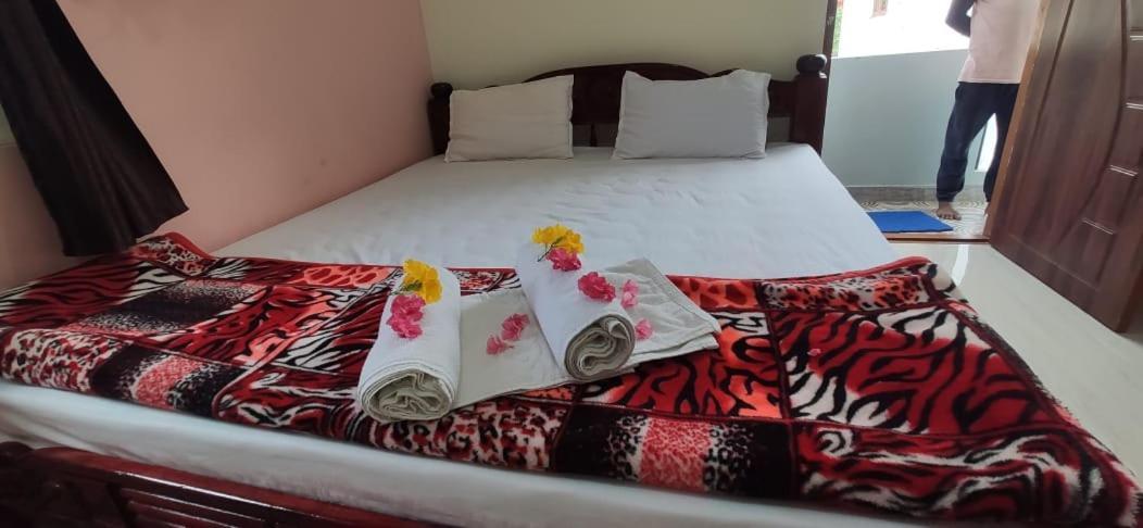 Veeru Homestay 호스펫 외부 사진