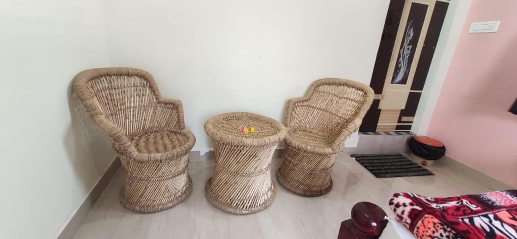 Veeru Homestay 호스펫 외부 사진