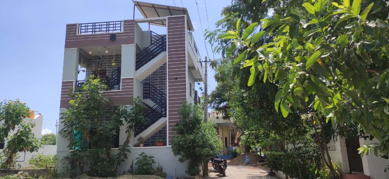 Veeru Homestay 호스펫 외부 사진